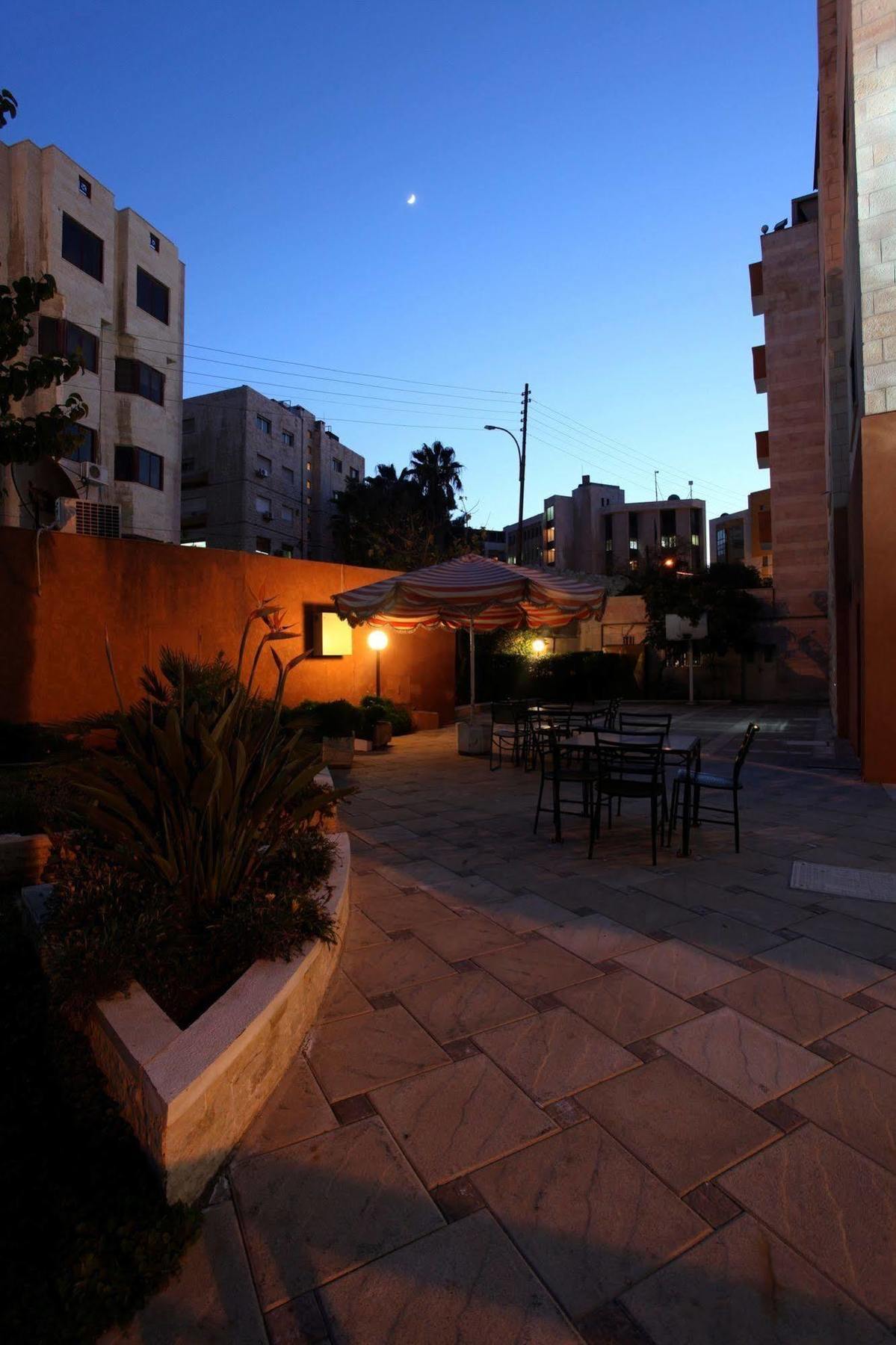 Barakat Hotel Apartments Amman Exteriör bild